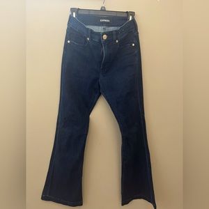 Express High Rise Flare Jean. 2S.